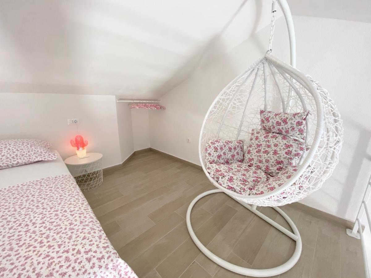 Apartmani Ksenija Tučepi Eksteriør billede