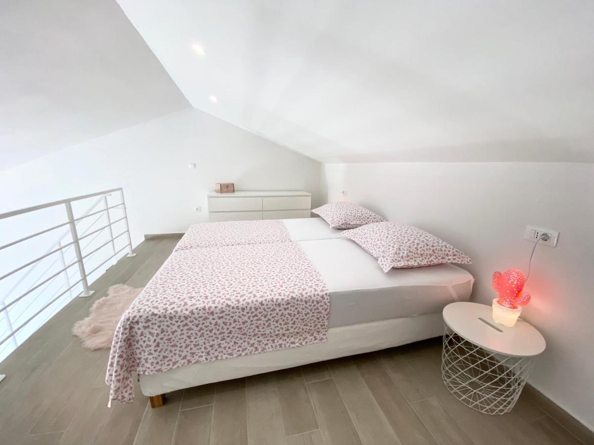 Apartmani Ksenija Tučepi Eksteriør billede