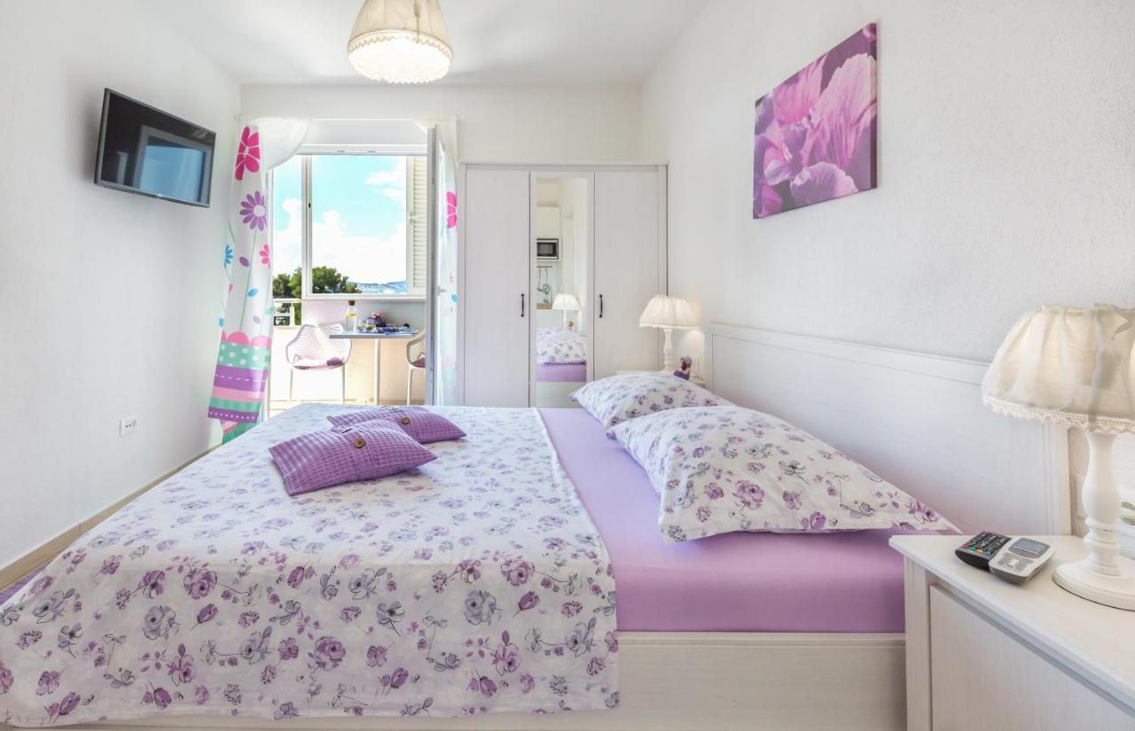Apartmani Ksenija Tučepi Eksteriør billede