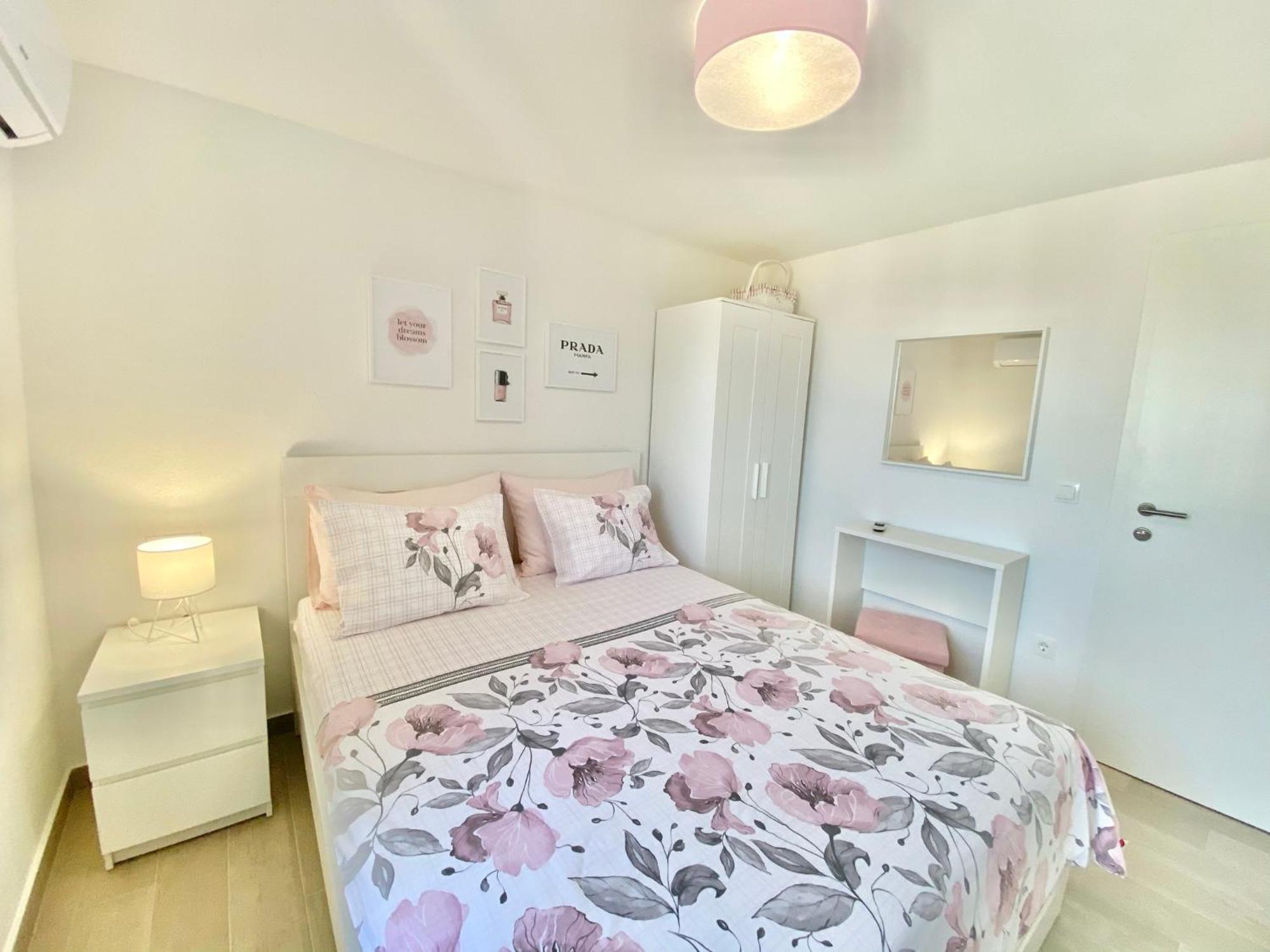 Apartmani Ksenija Tučepi Eksteriør billede