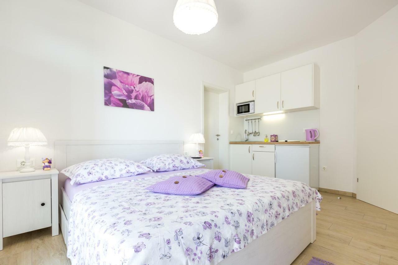 Apartmani Ksenija Tučepi Eksteriør billede
